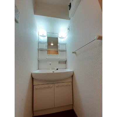 アイソン 301【管理NO：1-018738001-03010】 ★家具家電は申し込み後に搬入します★ ★2026年10月上旬入居可能★の物件写真6