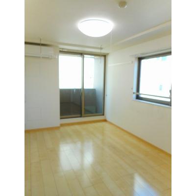 カドリフォリエ 305【管理NO：1-019547401-03050】 ★家具家電は申し込み後に搬入します★ ★2026年09月中旬入居可能★の物件写真2