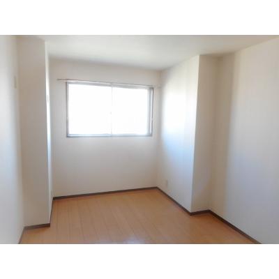 アーバンソレル 302【管理NO：1-004442701-03020】 ★家具家電は申し込み後に搬入します★ ★2026年10月中旬入居可能★の物件写真2