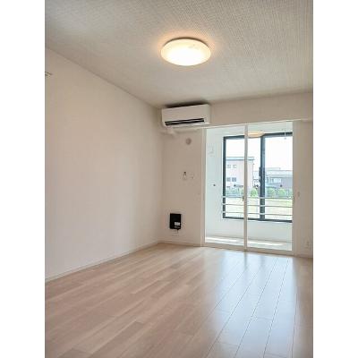 アドーラ　浅井　Ⅰ 101【管理NO：1-028144301-01010】 ★家具家電は申し込み後に搬入します★ ★2026年10月中旬入居可能★の物件写真2