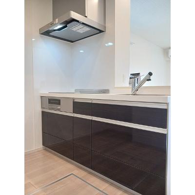 アドーラ　浅井　Ⅰ 101【管理NO：1-028144301-01010】 ★家具家電は申し込み後に搬入します★ ★2026年10月中旬入居可能★の物件写真3