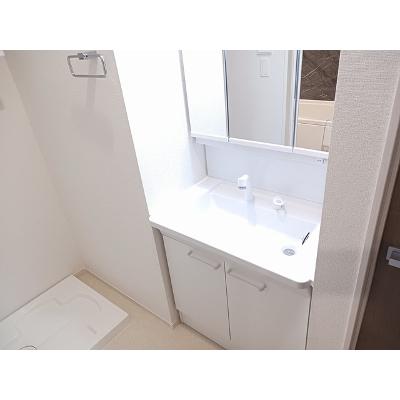 apartment 〒108-0075　東京都港区港南２丁目16-1