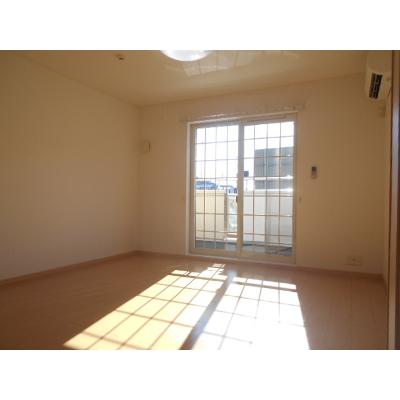 ヘップバーン 102【管理NO：1-015784401-01020】 ★家具家電は申し込み後に搬入します★ ★2026年10月中旬入居可能★の物件写真2