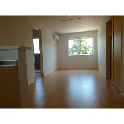 ロックロード 103【管理NO：1-021779701-01030】 ★家具家電は申し込み後に搬入します★ ★2026年11月中旬入居可能★の物件写真2