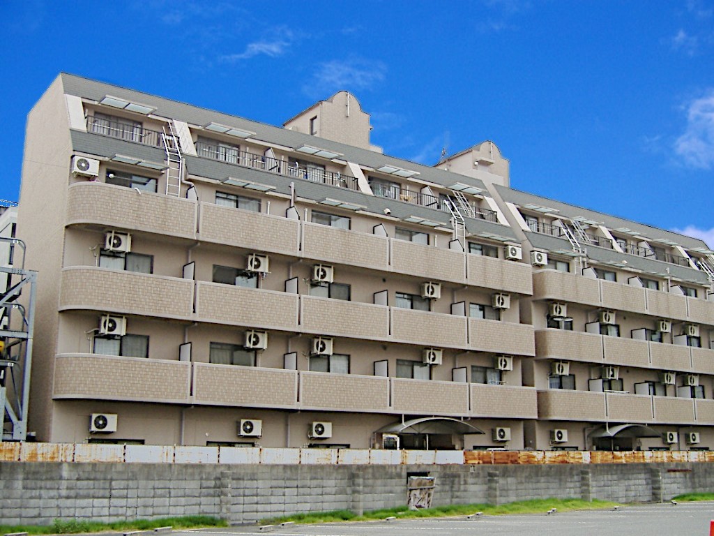 マンスリーリブマックス阪急茨木ロイヤル■【駅4分・NET対応】≪スマートシリーズ≫の外観画像