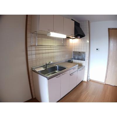 ウェアーハウス　Ｃ 201【管理NO：1-009786903-02010】 ★家具家電は申し込み後に搬入します★ ★2026年10月中旬入居可能★の物件写真3