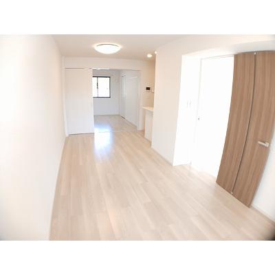 ラッフィナート 102【管理NO：1-027712201-01020】 ★家具家電は申し込み後に搬入します★の物件写真2