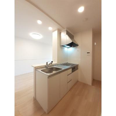 四季　夏 204【管理NO：1-027532201-02040】 ★家具家電は申し込み後に搬入します★ ★2026年09月中旬入居可能★の物件写真3