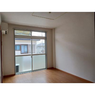 ルミエールパートⅢ 201【管理NO：1-004121701-02010】 ★家具家電は申し込み後に搬入します★ ★2026年10月中旬入居可能★の物件写真2