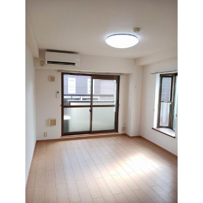 シェーネスベルク 208【管理NO：1-013381701-02080】 ★家具家電は申し込み後に搬入します★ ★2026年09月中旬入居可能★の物件写真2