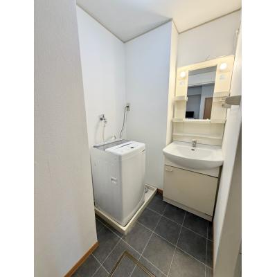 apartment 〒460-0008　愛知県名古屋市中区栄３丁目15-33 栄ガスビル13F