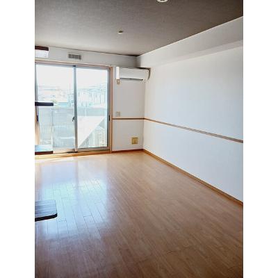 コンフォート熊谷 201【管理NO：1-099362801-02010】 ★家具家電は申し込み後に搬入します★ ★2026年09月下旬入居可能★の物件写真2