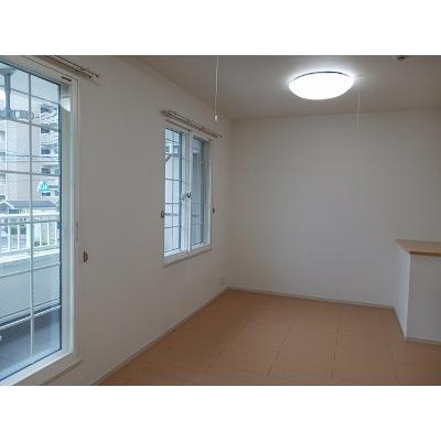 サウスウインド 202【管理NO：1-017227401-02020】 ★家具家電は申し込み後に搬入します★ ★2026年10月中旬入居可能★の物件写真2