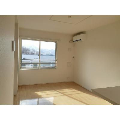 エル　プラド 203【管理NO：1-022141901-02030】 ★家具家電は申し込み後に搬入します★の物件写真2