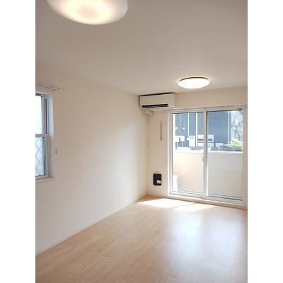 リーデレ 102【管理NO：1-025444601-01020】 ★家具家電は申し込み後に搬入します★の物件写真2