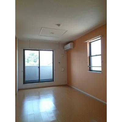 スリーハーモニー 201【管理NO：1-020711901-02010】 ★家具家電は申し込み後に搬入します★ ★2026年10月上旬入居可能★の物件写真2