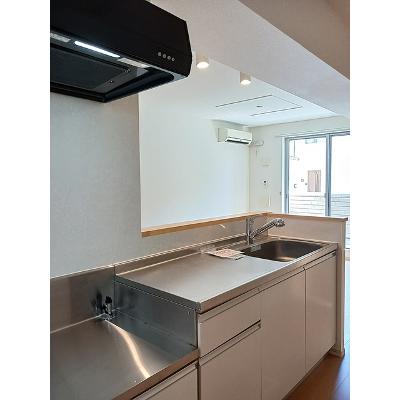 アイリスⅠ 105【管理NO：1-018375101-01040】 ★家具家電は申し込み後に搬入します★の物件写真3
