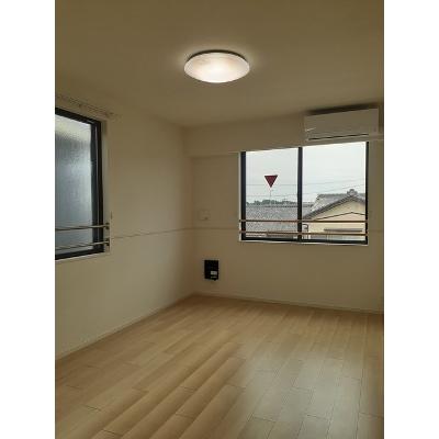 キングダムⅡ 301【管理NO：1-027205102-03010】 ★家具家電は申し込み後に搬入します★ ★2026年09月中旬入居可能★の物件写真2