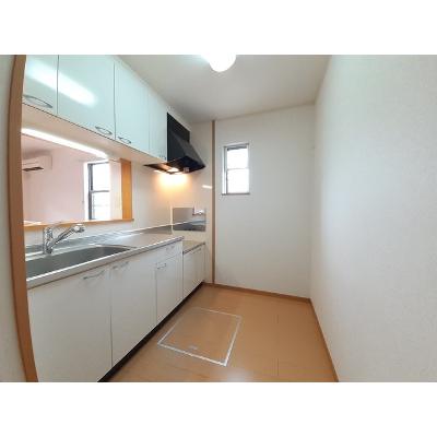 シュトラール 103【管理NO：1-015302301-01030】 ★家具家電は申し込み後に搬入します★ ★2026年10月中旬入居可能★の物件写真3