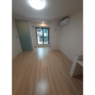 バルーン　フラワー 102【管理NO：1-027639901-01020】 ★家具家電は申し込み後に搬入します★ ★2026年09月中旬入居可能★の物件写真2