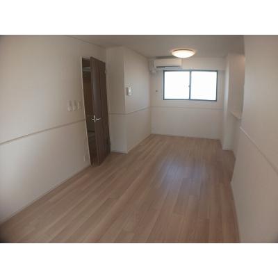 シャリティ・ベルⅠ 103【管理NO：1-028079001-01030】 ★家具家電は申し込み後に搬入します★の物件写真2
