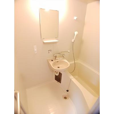 エルディムチェリー 202【管理NO：1-002632301-02020】 ★家具家電は申し込み後に搬入します★ ★2026年10月中旬入居可能★の物件写真4