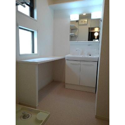 apartment 〒108-0075　東京都港区港南２丁目16-1