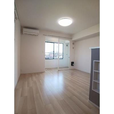 ＲＯＳＡ　Ⅱ 201【管理NO：1-028129002-02010】 ★家具家電は申し込み後に搬入します★ ★2026年10月中旬入居可能★の物件写真2