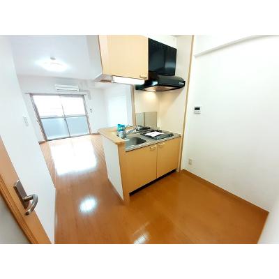 エレンシア 301【管理NO：1-013407901-03010】 ★家具家電は申し込み後に搬入します★ ★2026年10月中旬入居可能★の物件写真3