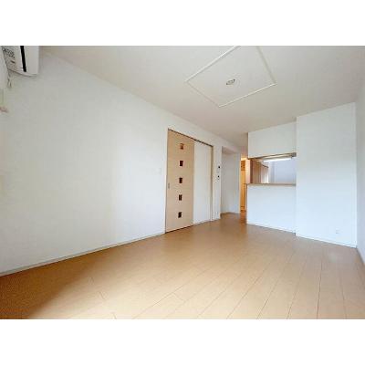 うらら１番館 102【管理NO：1-017560301-01020】 ★家具家電は申し込み後に搬入します★ ★2026年10月下旬入居可能★の物件写真2