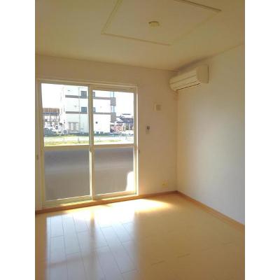アンソレイユⅡ 102【管理NO：1-015075802-01020】 ★家具家電は申し込み後に搬入します★ ★2026年10月中旬入居可能★の物件写真2