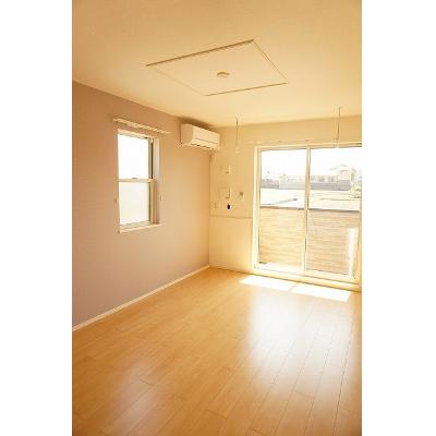 サンシャインヒルズ 101【管理NO：1-023137701-01010】 ★家具家電は申し込み後に搬入します★ ★2026年10月中旬入居可能★の物件写真2