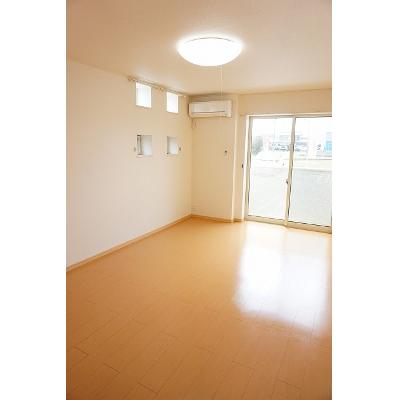 リュミエール 101【管理NO：1-017282101-01010】 ★家具家電は申し込み後に搬入します★ ★2026年10月中旬入居可能★の物件写真2