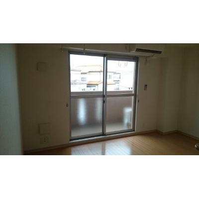 プリムローズ 202【管理NO：1-016114601-02020】 ★家具家電は申し込み後に搬入します★ ★2026年10月中旬入居可能★の物件写真2