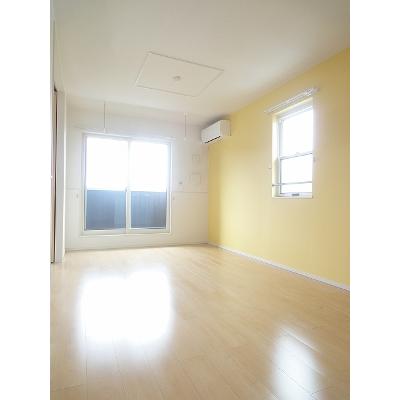 エィチワイティ 201【管理NO：1-022043101-02010】 ★家具家電は申し込み後に搬入します★ ★2026年10月中旬入居可能★の物件写真2