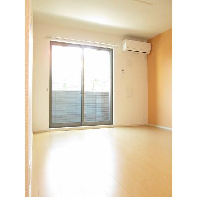スプリングベル 102【管理NO：1-020993001-01020】 ★家具家電は申し込み後に搬入します★ ★2026年11月中旬入居可能★の物件写真2