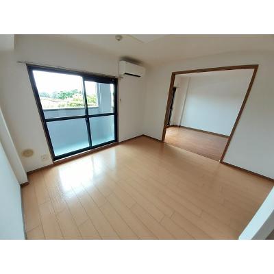 ラ・フォーレ春日 402【管理NO：1-009749101-04020】 ★家具家電は申し込み後に搬入します★ ★2026年09月中旬入居可能★の物件写真2