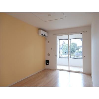 フローラルコート　Ⅱ 102【管理NO：1-021279502-01020】 ★家具家電は申し込み後に搬入します★の物件写真2