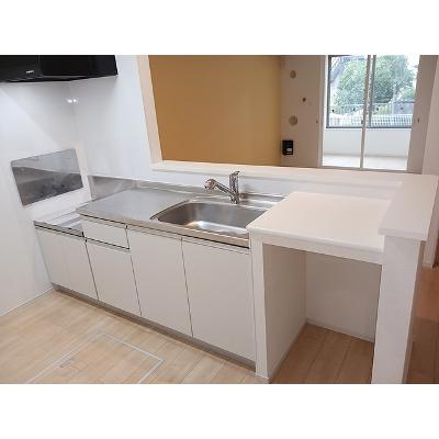 フローラルコート　Ⅱ 102【管理NO：1-021279502-01020】 ★家具家電は申し込み後に搬入します★の物件写真3