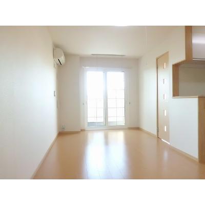 ルシェッロ 103【管理NO：1-015753301-01030】 ★家具家電は申し込み後に搬入します★ ★2026年11月中旬入居可能★の物件写真2