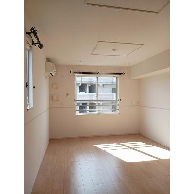 グラン　シャリル 201【管理NO：1-022472901-02010】 ★家具家電は申し込み後に搬入します★の物件写真2