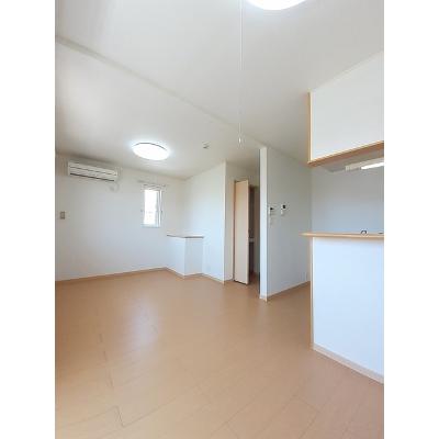 ベリンガム 201【管理NO：1-015714401-02010】 ★家具家電は申し込み後に搬入します★ ★2026年10月中旬入居可能★の物件写真2