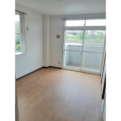 クレセント新町 101【管理NO：1-004628401-01010】 ★家具家電は申し込み後に搬入します★ ★2026年10月中旬入居可能★の物件写真2