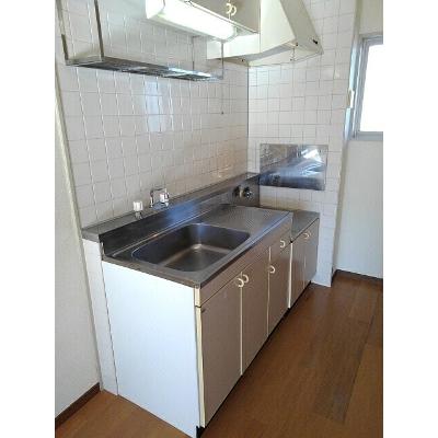 ファミール尾崎 202【管理NO：1-007160301-02020】 ★家具家電は申し込み後に搬入します★ ★2026年09月下旬入居可能★の物件写真3
