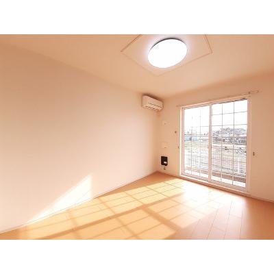 カーサ・フェリーチェ　Ⅰ 102【管理NO：1-017542401-01020】 ★家具家電は申し込み後に搬入します★ ★2026年10月上旬入居可能★の物件写真2