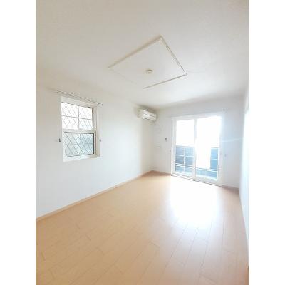 バ－ミイ　メロウ 102【管理NO：1-016039601-01020】 ★家具家電は申し込み後に搬入します★ ★2026年10月中旬入居可能★の物件写真2