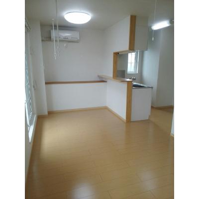 リバーサイド東合川 201【管理NO：1-016466001-02010】 ★家具家電は申し込み後に搬入します★ ★2026年10月中旬入居可能★の物件写真2