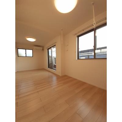 アイリス 204【管理NO：1-026662801-02040】 ★家具家電は申し込み後に搬入します★ ★2026年10月中旬入居可能★の物件写真2