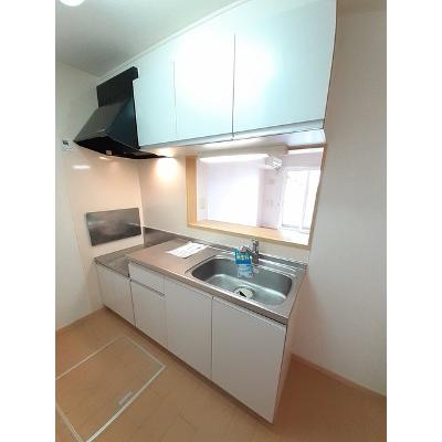チョコレート　コート 102【管理NO：1-015564301-01020】 ★家具家電は申し込み後に搬入します★ ★2026年10月中旬入居可能★の物件写真3