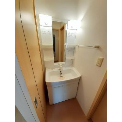 チョコレート　コート 102【管理NO：1-015564301-01020】 ★家具家電は申し込み後に搬入します★ ★2026年10月中旬入居可能★の物件写真6